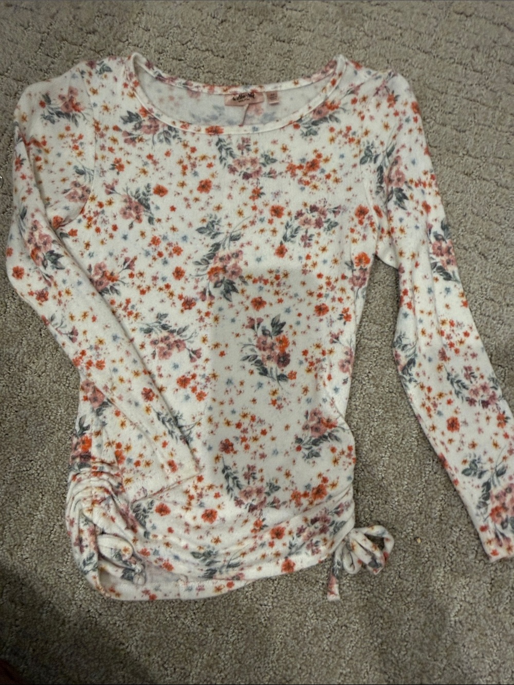 Willow Cream Long-Sleeve Floral Tie-Hem Top in Rust and Gray